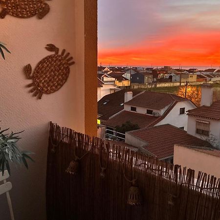1-Bedroom Sea View Apartment With Private Balcony Costa Da Caparica, Just 5 Minutes From The Beach 卡帕里卡海岸 外观 照片