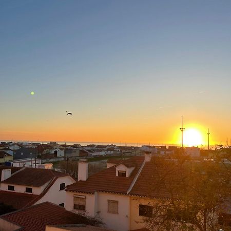 1-Bedroom Sea View Apartment With Private Balcony Costa Da Caparica, Just 5 Minutes From The Beach 卡帕里卡海岸 外观 照片