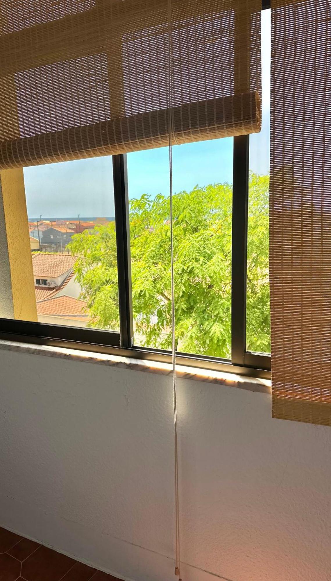 1-Bedroom Sea View Apartment With Private Balcony Costa Da Caparica, Just 5 Minutes From The Beach 卡帕里卡海岸 外观 照片